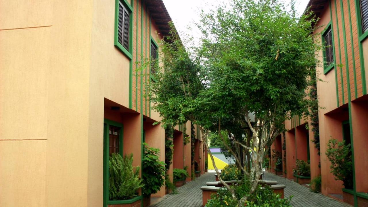 Sobrado In Village *